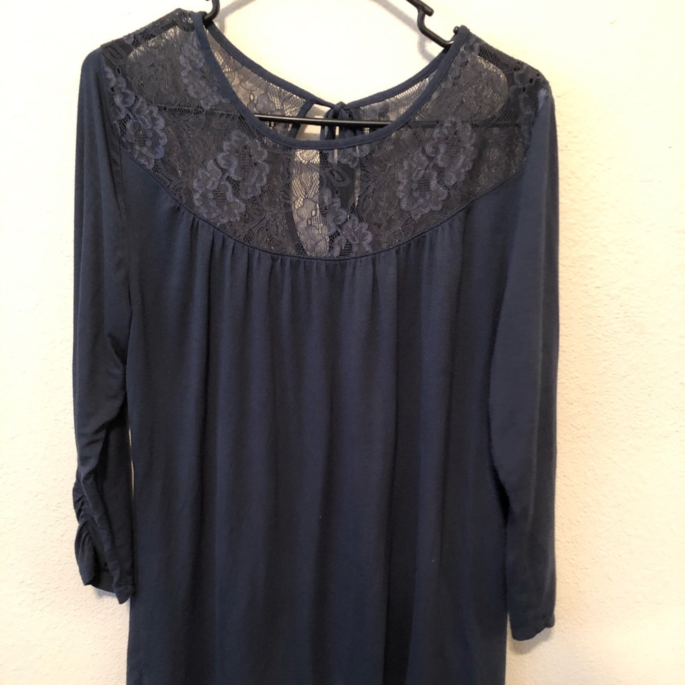 Navy blue 3/4 length top